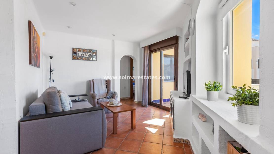 2 slaapkamer Appartement te koop in Orihuela Costa met zwembad - € 227.000 (Ref: 9133109)