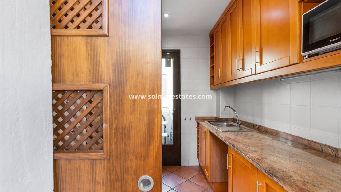 2 slaapkamer Appartement te koop in Orihuela Costa met zwembad - € 227.000 (Ref: 9133109)