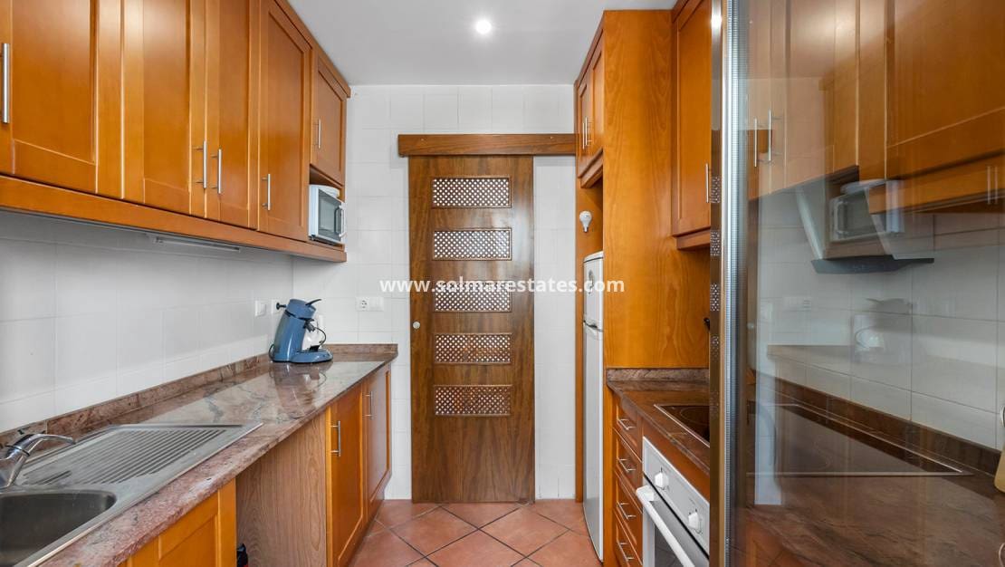 2 slaapkamer Appartement te koop in Orihuela Costa met zwembad - € 227.000 (Ref: 9133109)