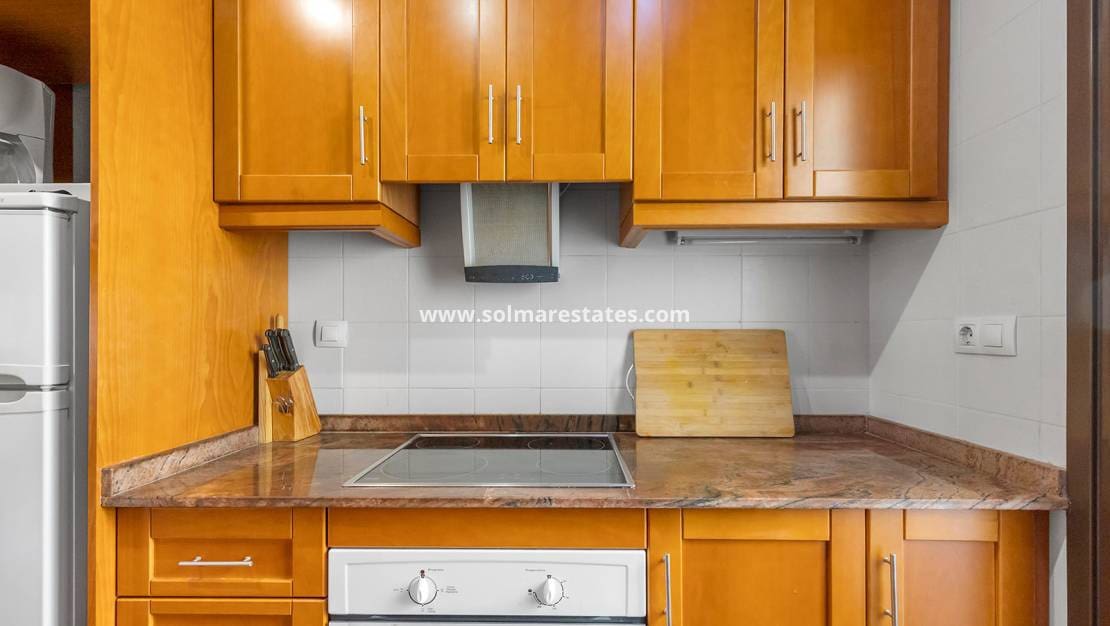 2 slaapkamer Appartement te koop in Orihuela Costa met zwembad - € 227.000 (Ref: 9133109)