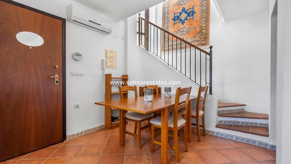 2 slaapkamer Appartement te koop in Orihuela Costa met zwembad - € 227.000 (Ref: 9133109)