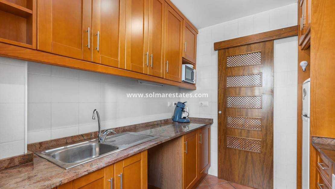 2 slaapkamer Appartement te koop in Orihuela Costa met zwembad - € 227.000 (Ref: 9133109)