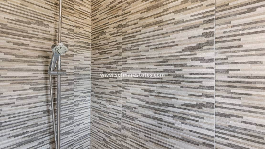 2 slaapkamer Appartement te koop in Orihuela Costa met zwembad - € 227.000 (Ref: 9133109)