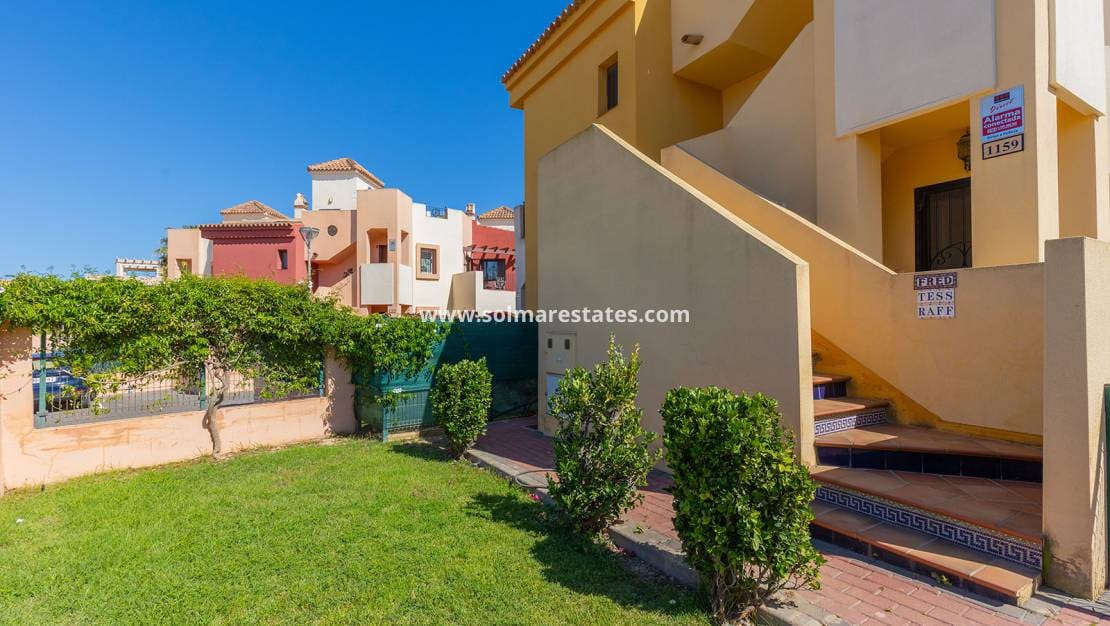 2 slaapkamer Appartement te koop in Orihuela Costa met zwembad - € 227.000 (Ref: 9133109)