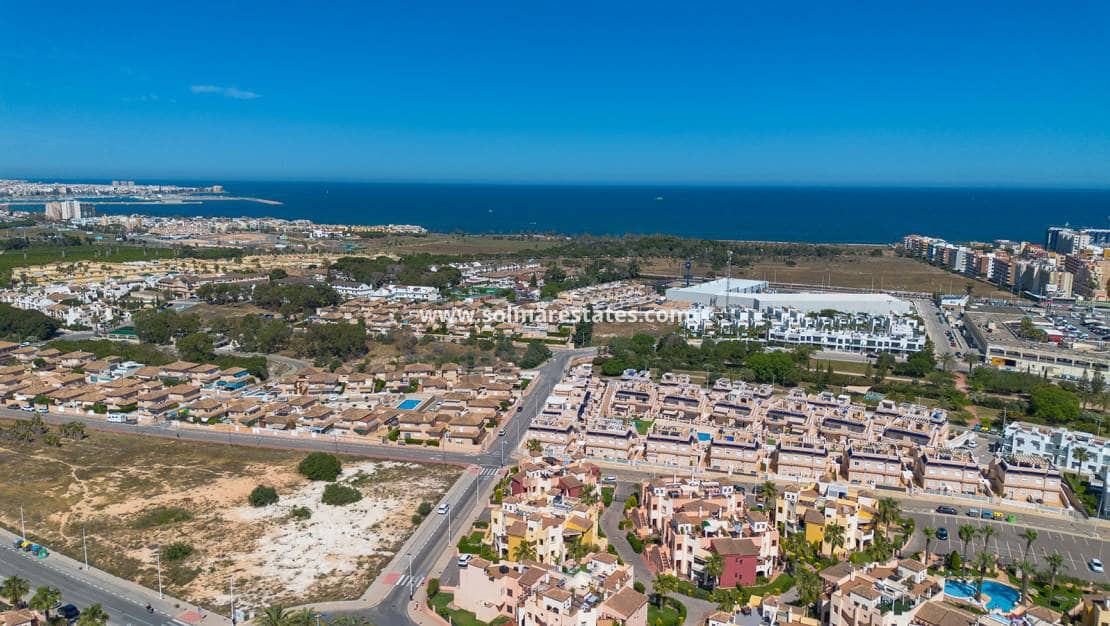 2 slaapkamer Appartement te koop in Orihuela Costa met zwembad - € 227.000 (Ref: 9133109)