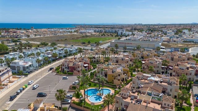 2 chambre Appartement à vendre à Punta Prima, Orihuela avec piscine - 227 000 € (Ref: 9133109)