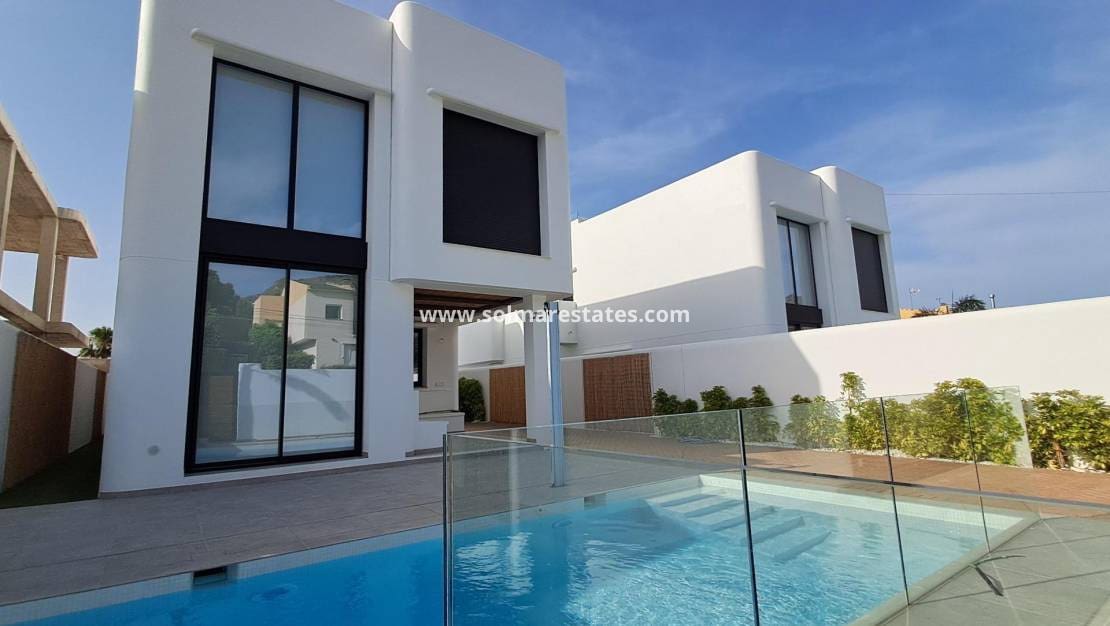 4 soveværelse Villa til salg i Albir med swimmingpool - € 875.000 (Ref: 9136395)