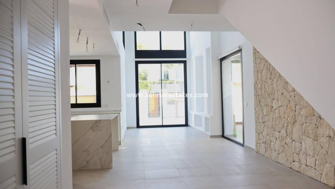 4 soveværelse Villa til salg i Albir med swimmingpool - € 875.000 (Ref: 9136395)