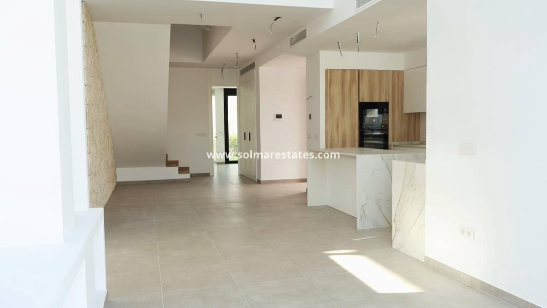 4 soveværelse Villa til salg i Albir med swimmingpool - € 875.000 (Ref: 9136395)