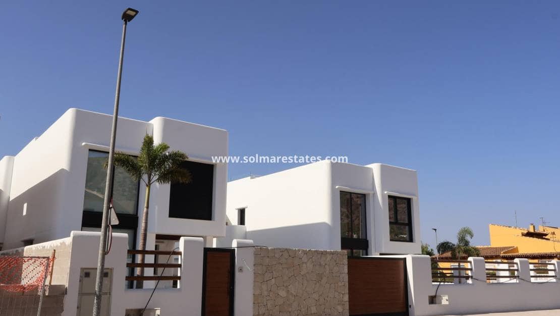 4 soveværelse Villa til salg i Albir med swimmingpool - € 875.000 (Ref: 9136395)