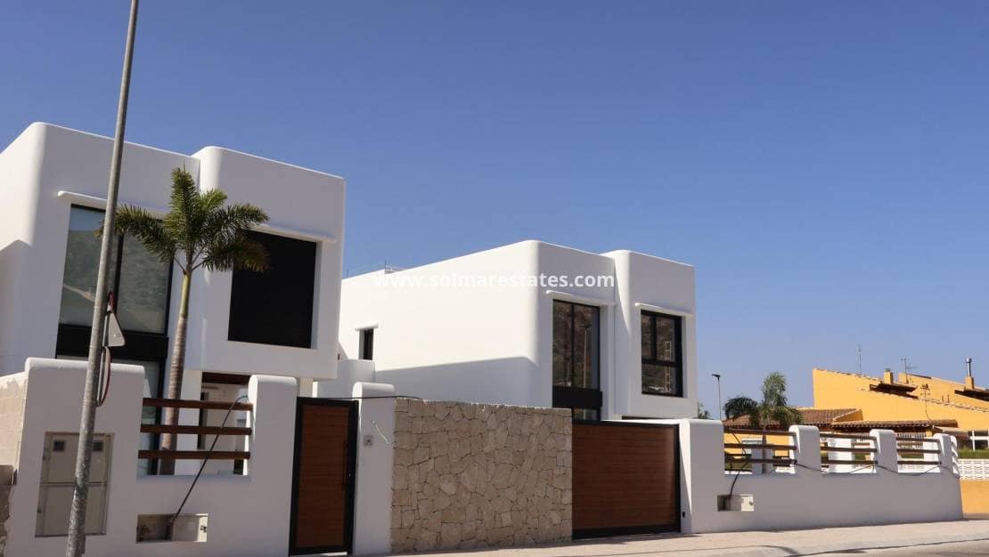 4 soveværelse Villa til salg i Albir med swimmingpool - € 875.000 (Ref: 9136395)
