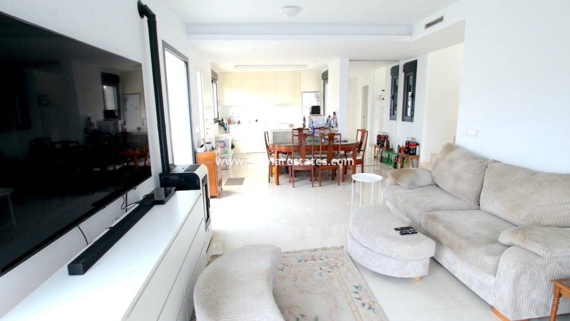 4 soveværelse Villa til salg i Dona Pepa med swimmingpool - € 565.000 (Ref: 9136406)