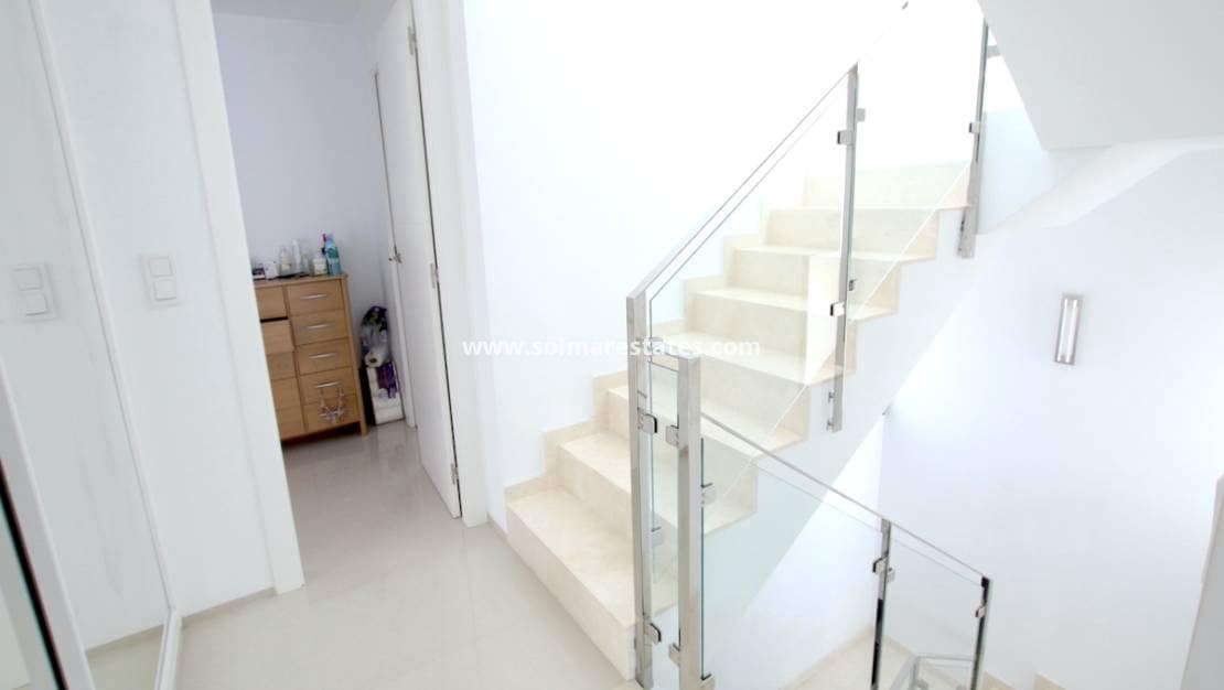 4 soveværelse Villa til salg i Dona Pepa med swimmingpool - € 565.000 (Ref: 9136406)