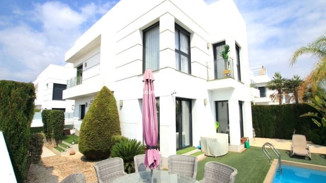 4 Zimmer Villa zu verkaufen in Doña Pepa, Rojales mit Pool - 565.000 € (Ref: 9136406)