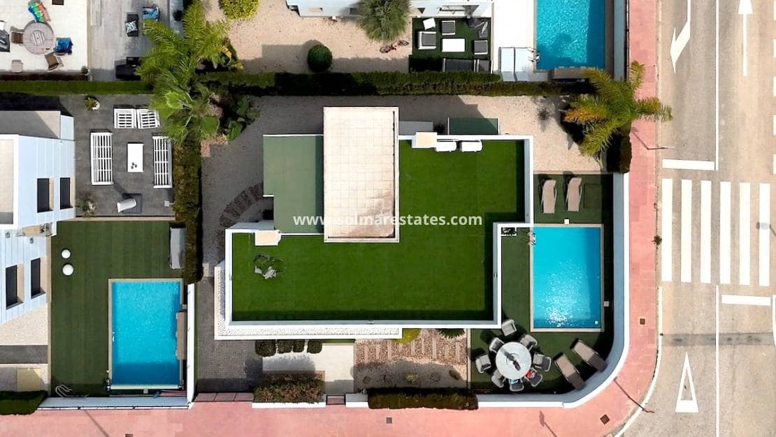 4 soveværelse Villa til salg i Dona Pepa med swimmingpool - € 565.000 (Ref: 9136406)