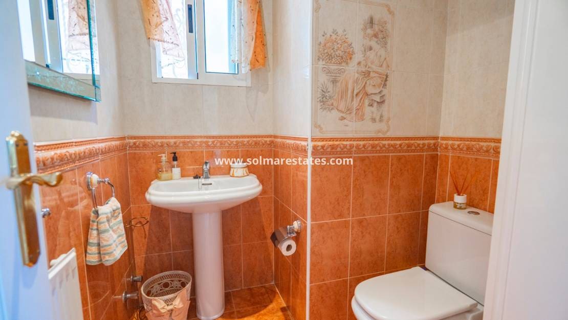 5 soverom Villa til salgs i La Marquesa med svømmebasseng - € 350 000 (Ref: 9144225)