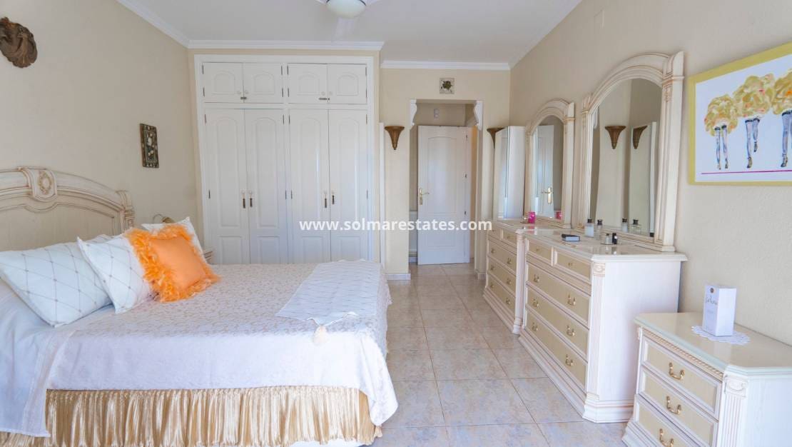 5 soverom Villa til salgs i La Marquesa med svømmebasseng - € 350 000 (Ref: 9144225)