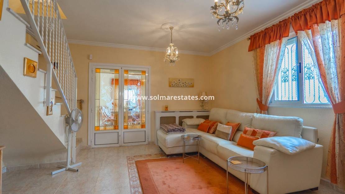 5 soverom Villa til salgs i La Marquesa med svømmebasseng - € 350 000 (Ref: 9144225)