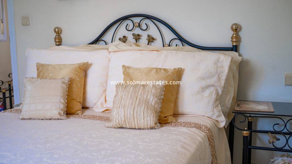 5 soverom Villa til salgs i La Marquesa med svømmebasseng - € 350 000 (Ref: 9144225)