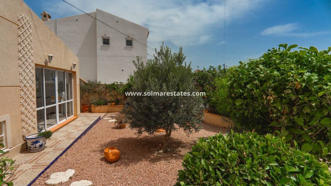 5 soverom Villa til salgs i La Marquesa med svømmebasseng - € 350 000 (Ref: 9144225)