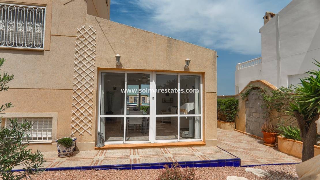 5 soverom Villa til salgs i La Marquesa med svømmebasseng - € 350 000 (Ref: 9144225)