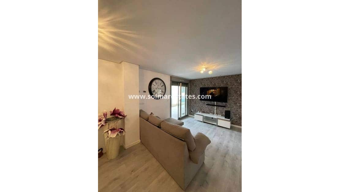 2 Zimmer Apartment zu verkaufen in Villamartin mit Pool - 235.000 € (Ref: 9146217)