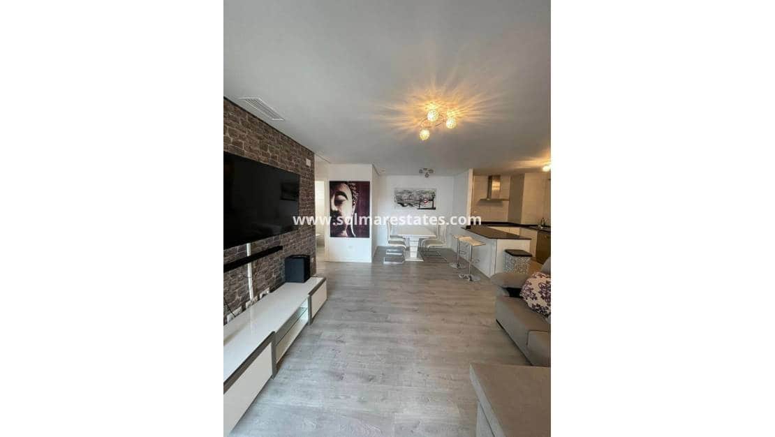 2 Zimmer Apartment zu verkaufen in Villamartin mit Pool - 235.000 € (Ref: 9146217)