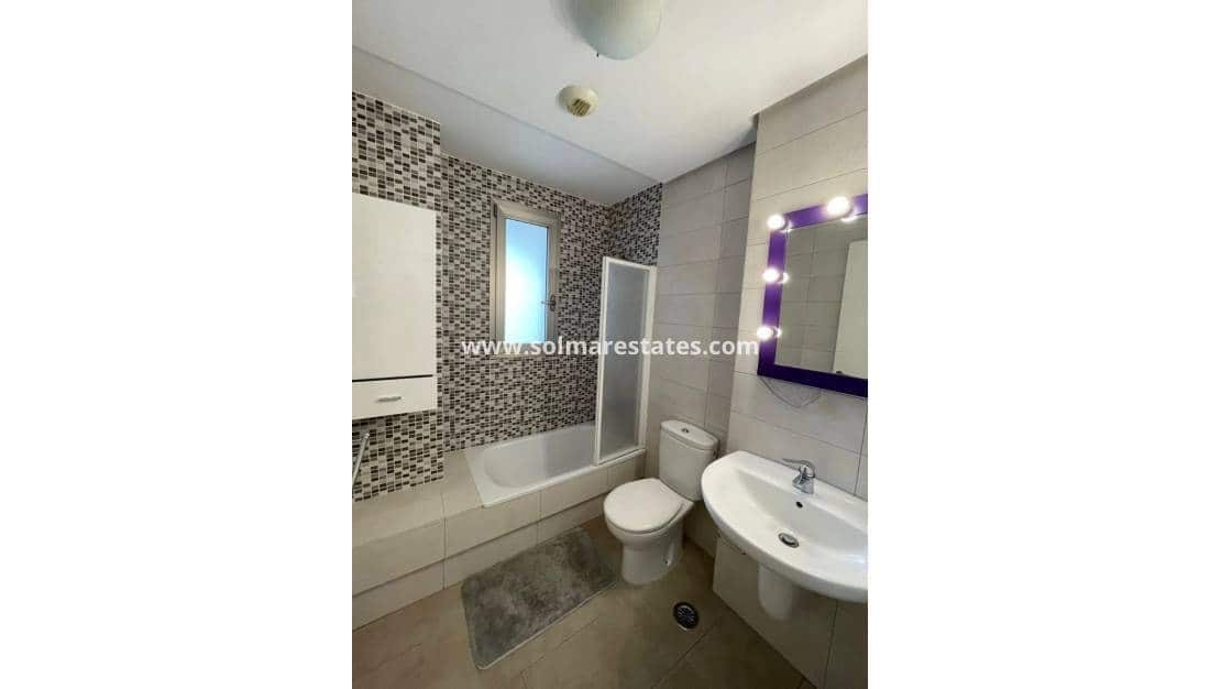 2 Zimmer Apartment zu verkaufen in Villamartin mit Pool - 235.000 € (Ref: 9146217)