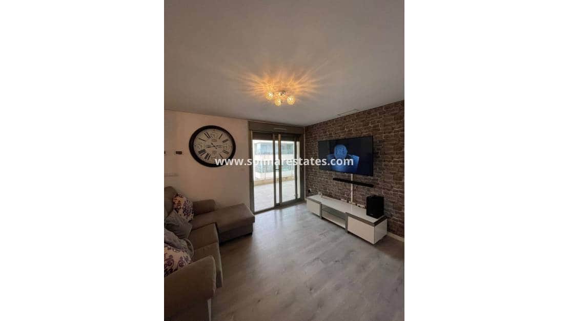 2 Zimmer Apartment zu verkaufen in Villamartin mit Pool - 235.000 € (Ref: 9146217)