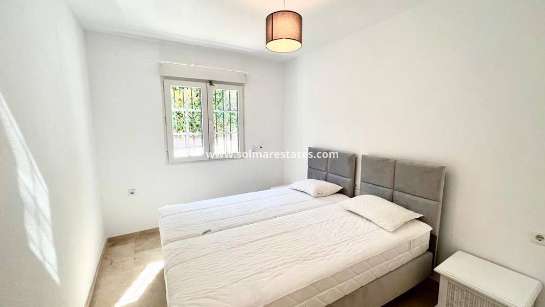 3 slaapkamer Bungalow te koop in Villamartin met zwembad - € 190.000 (Ref: 9148196)