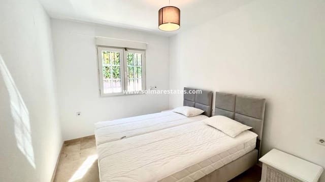 3 slaapkamer Bungalow te koop in Villamartin, Orihuela met zwembad - € 190.000 (Ref: 9148196)