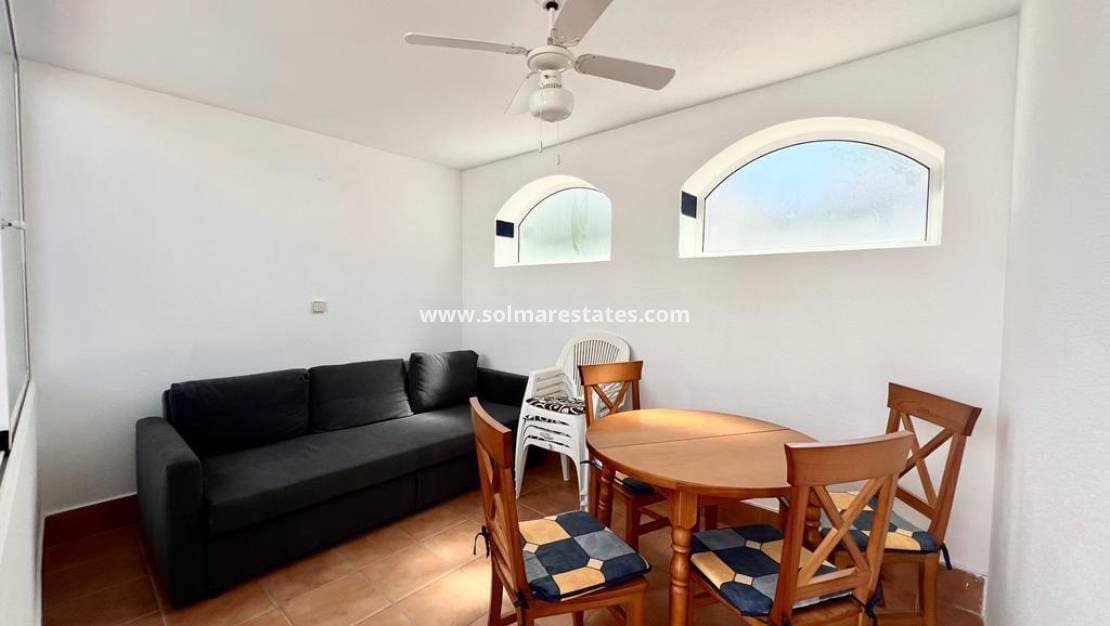 3 slaapkamer Bungalow te koop in Villamartin met zwembad - € 190.000 (Ref: 9148196)