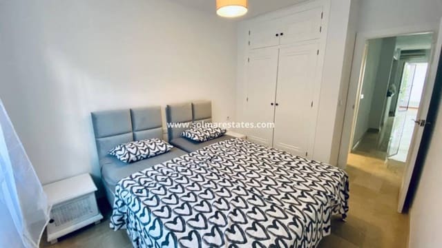 3 slaapkamer Bungalow te koop in Villamartin, Orihuela met zwembad - € 190.000 (Ref: 9148196)