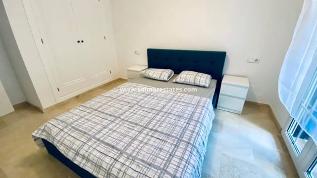 3 slaapkamer Bungalow te koop in Villamartin, Orihuela met zwembad - € 190.000 (Ref: 9148196)