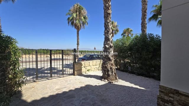 3 bedroom Semi-detached Villa for sale in Algorfa with pool - € 230,000 (Ref: 9153225)