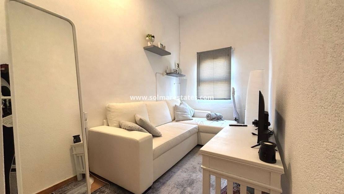 3 bedroom Villa for sale in Villamartin with pool - € 424,995 (Ref: 9154682)