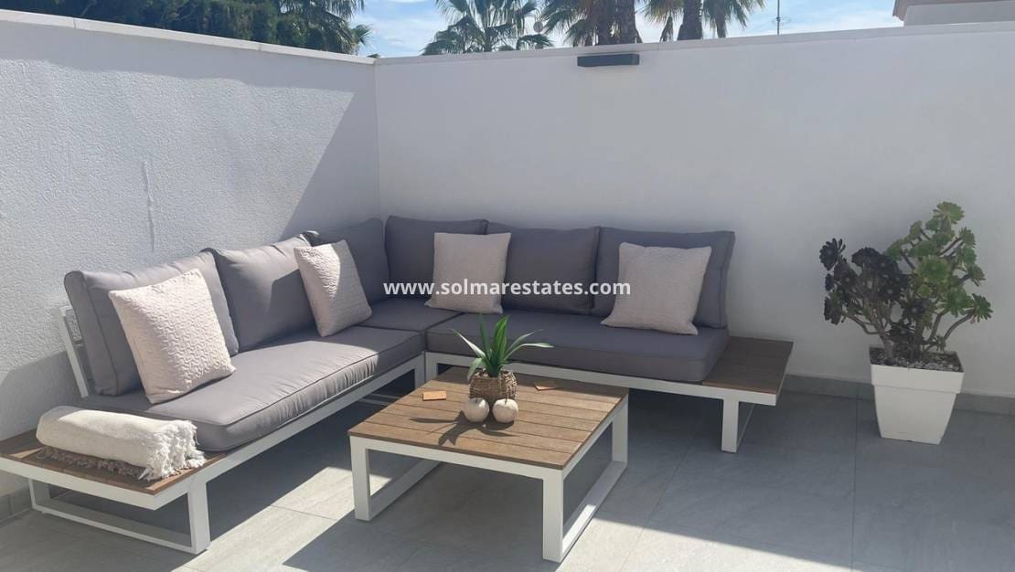 3 bedroom Villa for sale in Villamartin with pool - € 424,995 (Ref: 9154682)