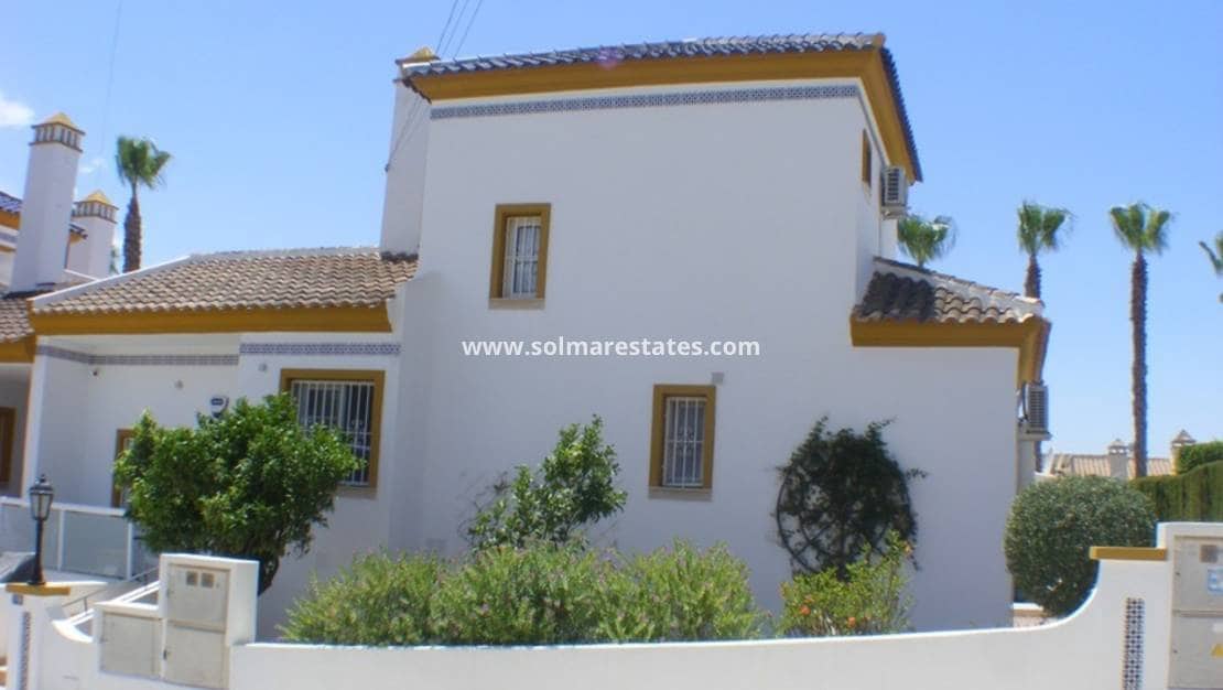 3 bedroom Villa for sale in Villamartin with pool - € 424,995 (Ref: 9154682)