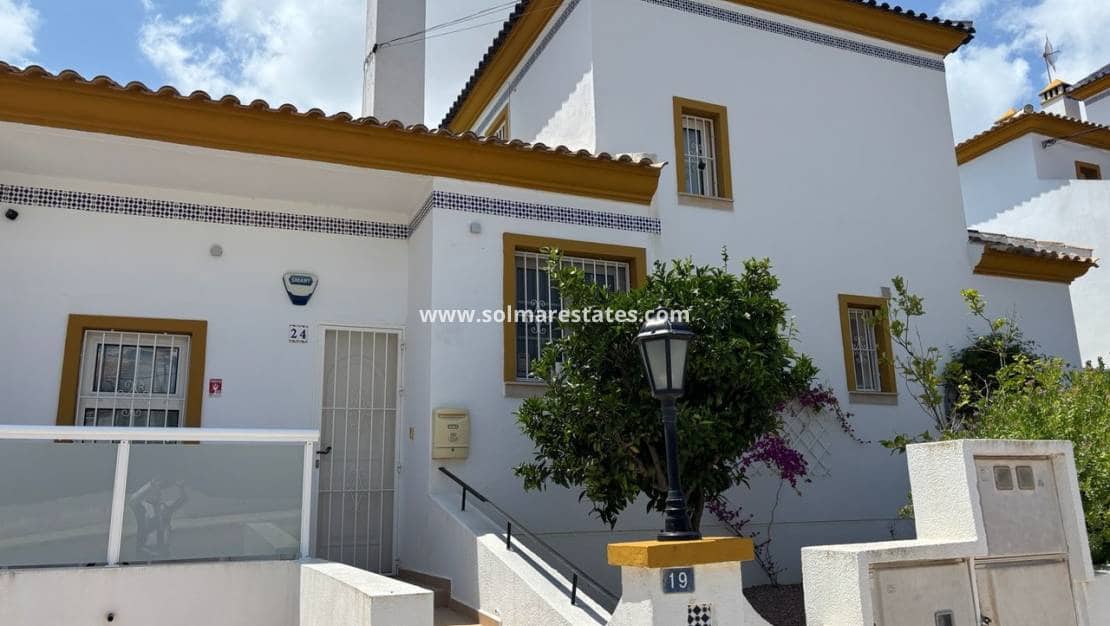 3 bedroom Villa for sale in Villamartin with pool - € 424,995 (Ref: 9154682)