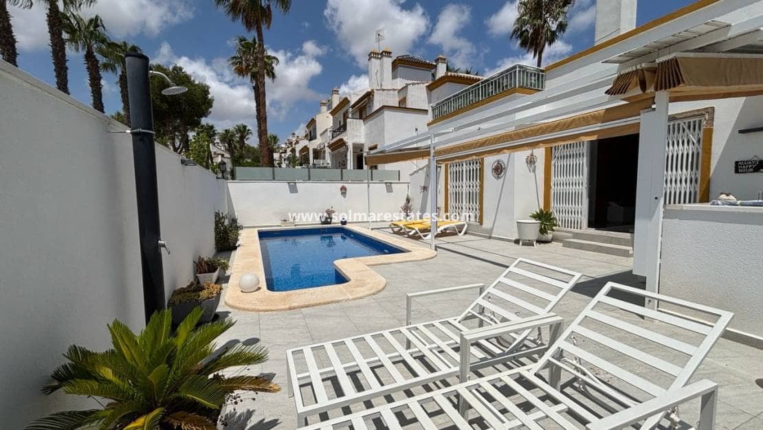 3 bedroom Villa for sale in Villamartin with pool - € 424,995 (Ref: 9154682)