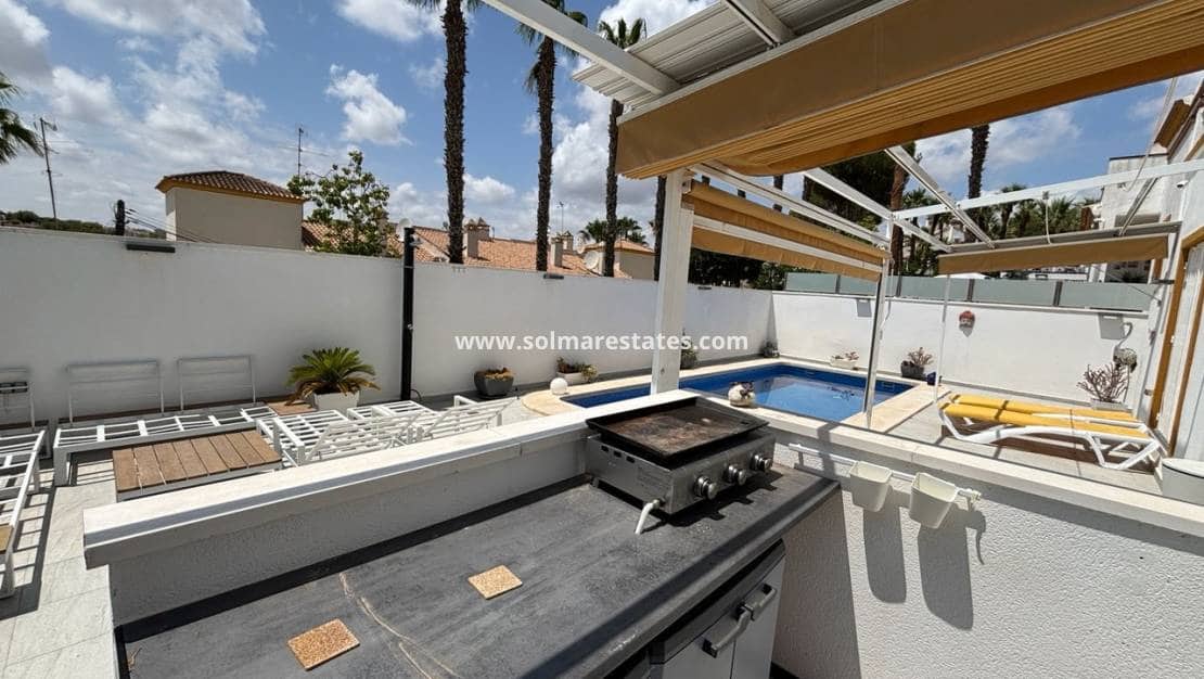 3 bedroom Villa for sale in Villamartin with pool - € 424,995 (Ref: 9154682)