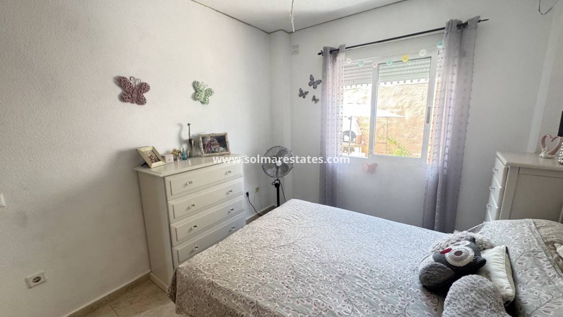 4 Zimmer Villa zu verkaufen in Villamartin - 299.000 € (Ref: 9164800)