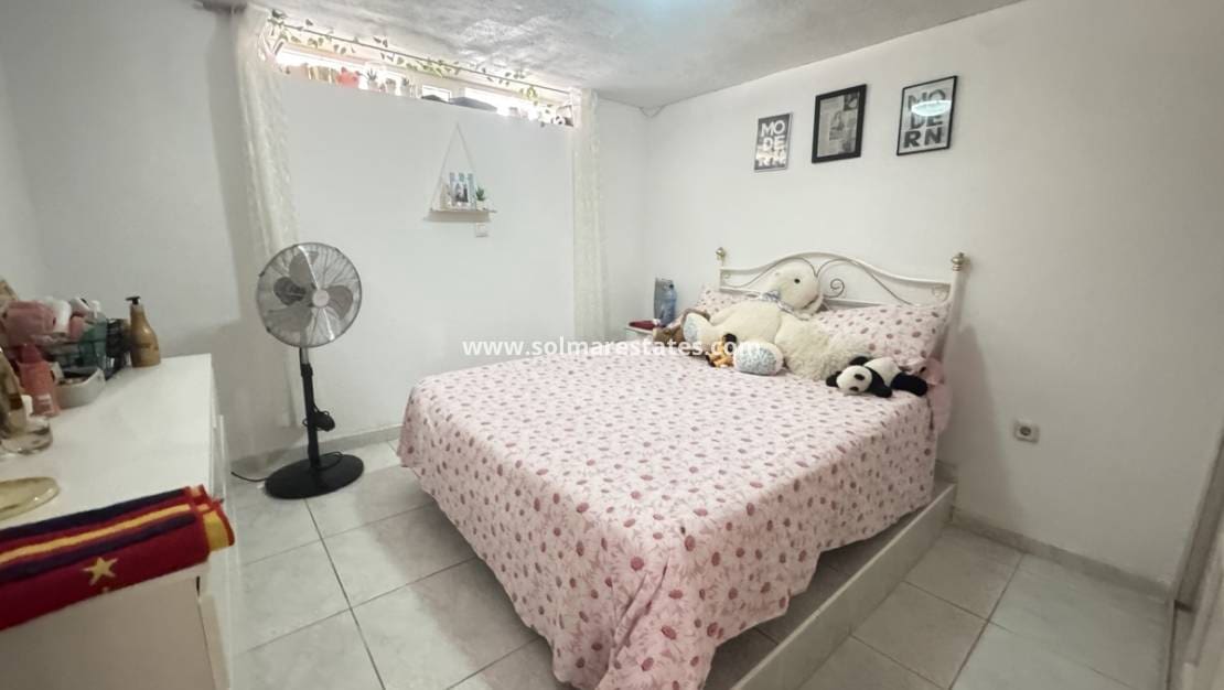 4 Zimmer Villa zu verkaufen in Villamartin - 299.000 € (Ref: 9164800)