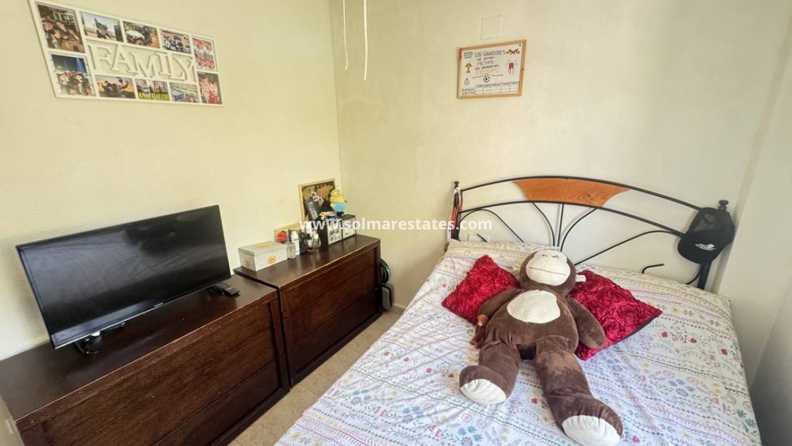 4 Zimmer Villa zu verkaufen in Villamartin - 299.000 € (Ref: 9164800)