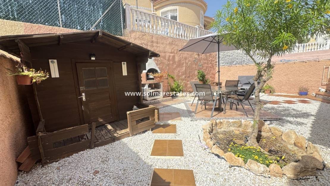 4 Zimmer Villa zu verkaufen in Villamartin - 299.000 € (Ref: 9164800)
