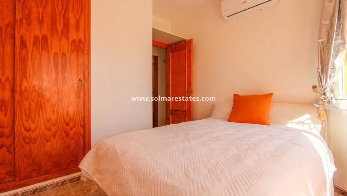 2 soverom Hus til salgs i Cabo Roig med svømmebasseng - € 189 000 (Ref: 9168085)