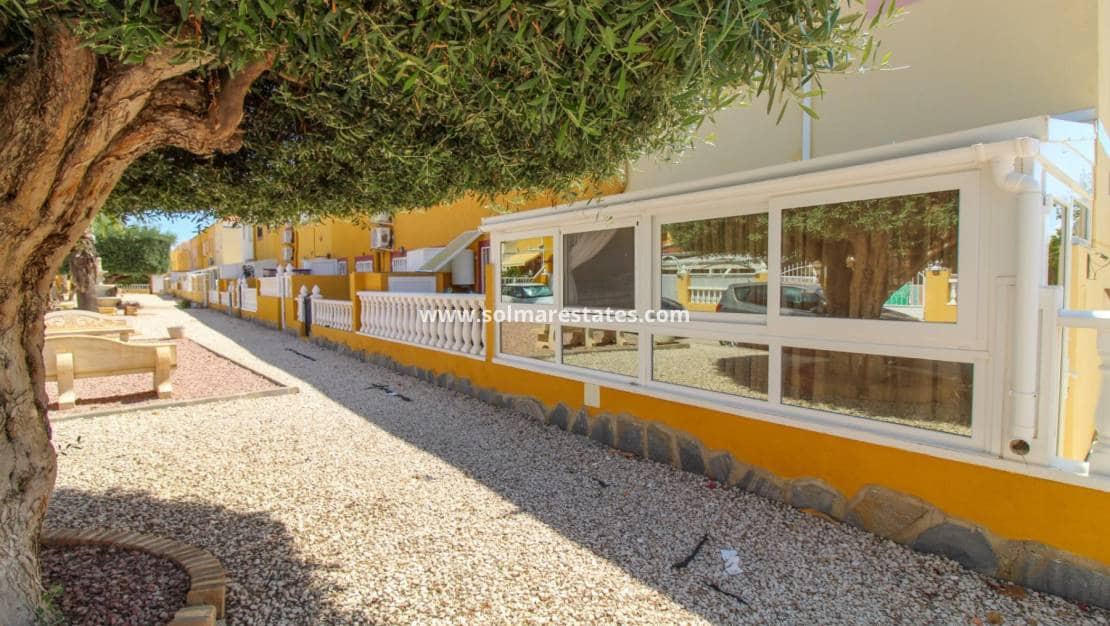 2 soverom Hus til salgs i Cabo Roig med svømmebasseng - € 189 000 (Ref: 9168085)