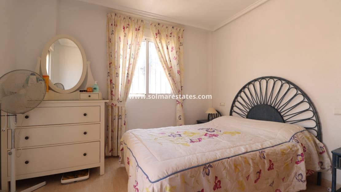 3 chambre Villa/Maison Semi-Mitoyenne à vendre à Ciudad Quesada avec piscine - 209 950 € (Ref: 9168998)