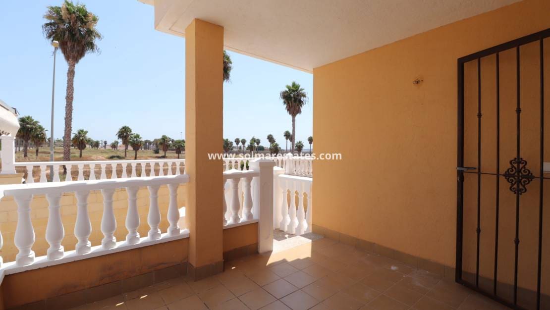 3 chambre Villa/Maison Semi-Mitoyenne à vendre à Ciudad Quesada avec piscine - 209 950 € (Ref: 9168998)