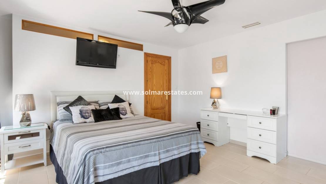 4 sypialnia Willa na sprzedaż w Catral z basenem - 565 000 € (Ref: 9170716)